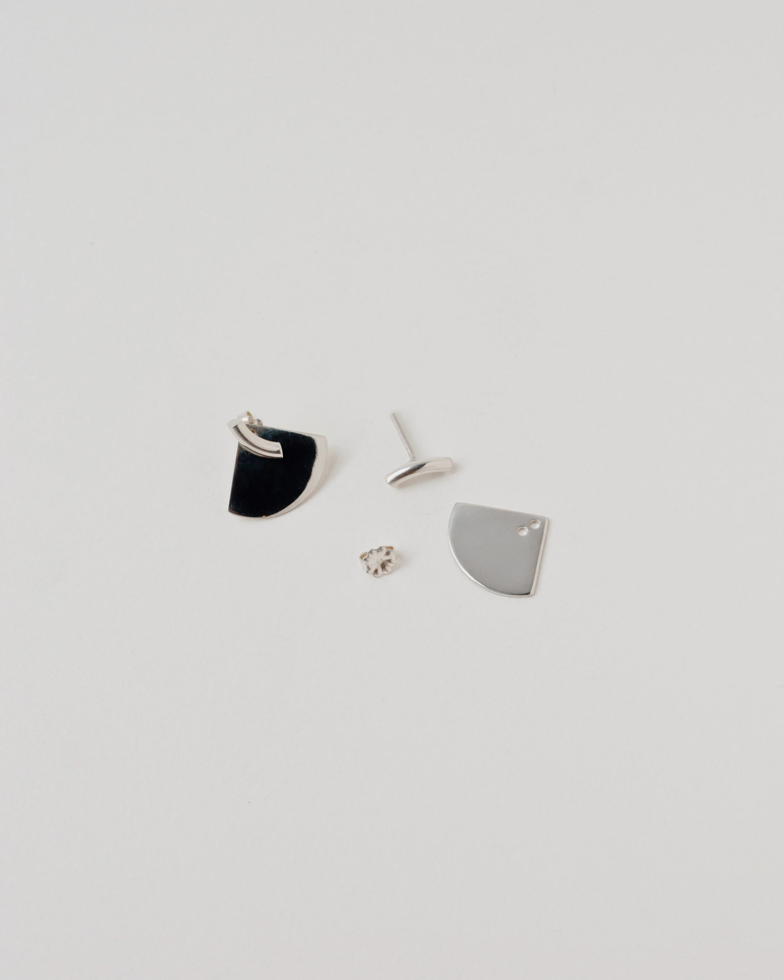 earjacletsilvercurve.jpg