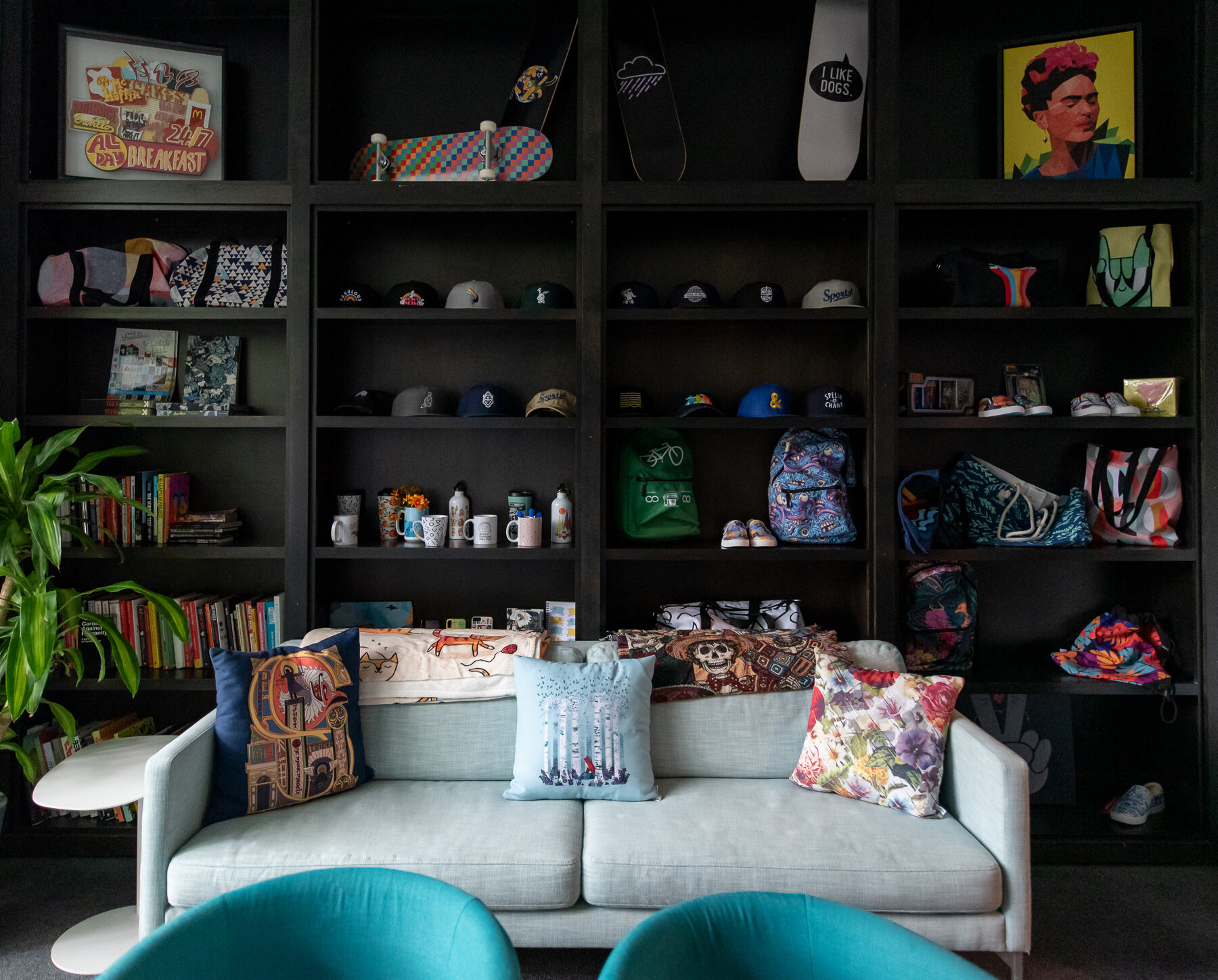 threadlesssdinterior8.jpg