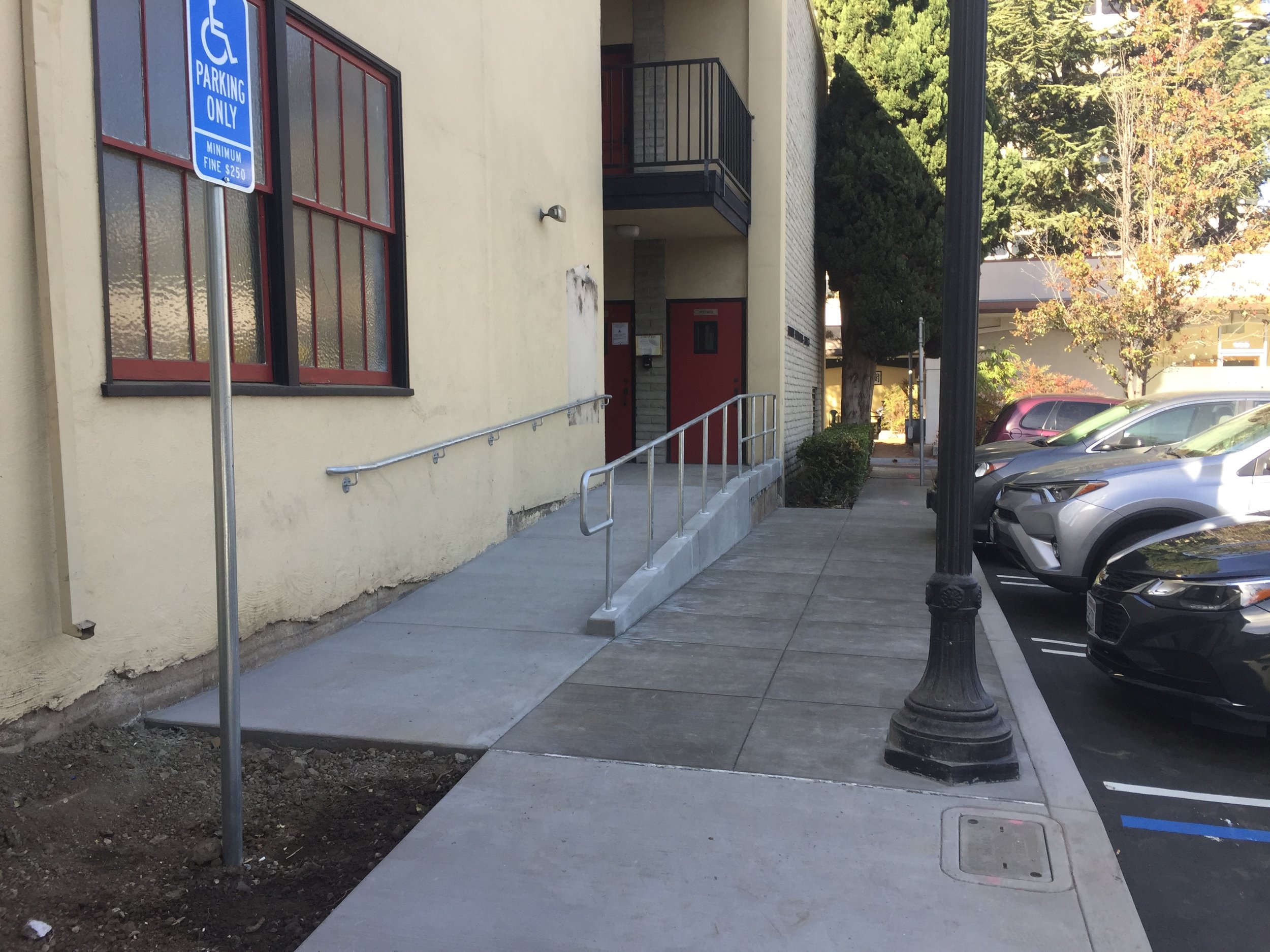 2018-10-26 New ramp and railing completed