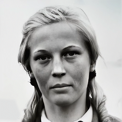 Renata and the wooden cradle