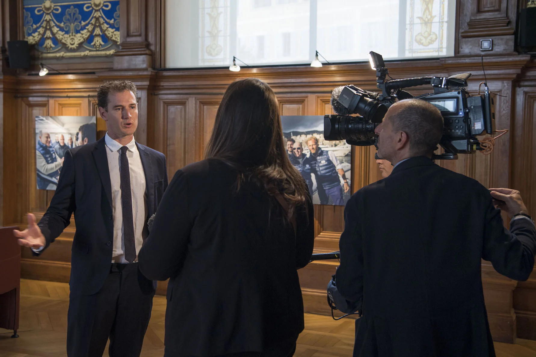 Co-Director James Sherwood being interviewed by Monaco Channel © Michel Dagnino/Musée Océanographique.