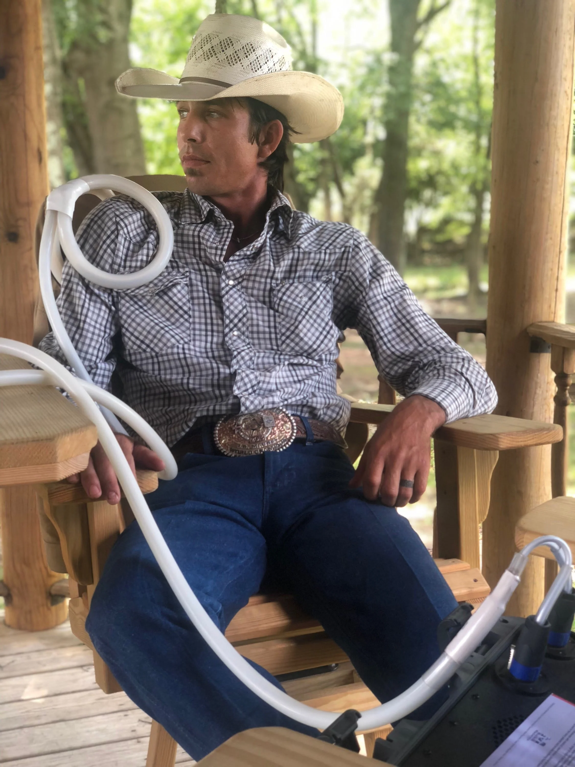 JB Mauney / EquiPulse Treatment 2X PBR World Champion Married to @samanthalynemauney Father to Bella Mauney and occasionally ride bulls! #BurnPear