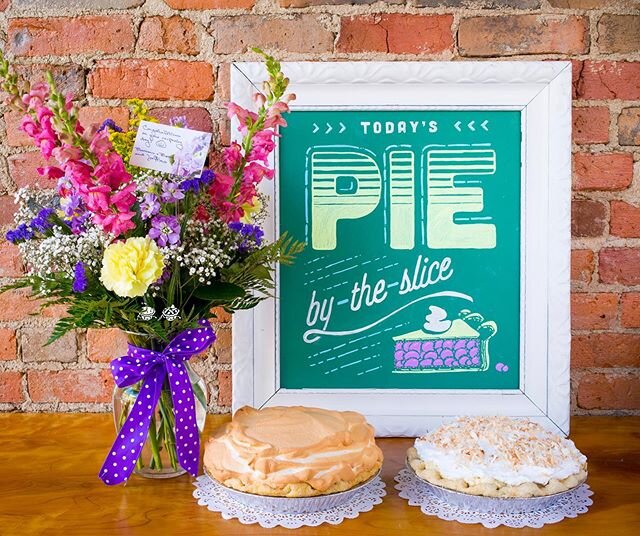 What an amazing first days of walk-ins! Such a joy to see folks come into the door once again, excited for breakfast sandwiches, cute gifts, tasty coffees, slices of pie, and bringing home a favorite whole pie to share with family and friends! ✨🥧🥧✨