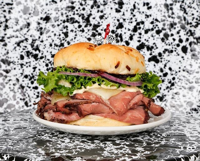 It&rsquo;s fun to bite into our Roast beef sandwich which is now back on the menu! Ripples of tasty beef gliding across flavors of horseradish, chive cheese, and onions on a boat of lettuce and soft roll. ✨🥪✨ There's still time to preorder pies and 