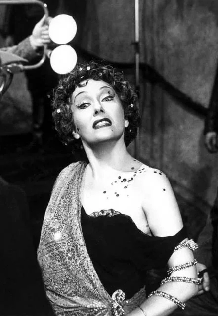 Norma_Desmond_final_scene.jpg