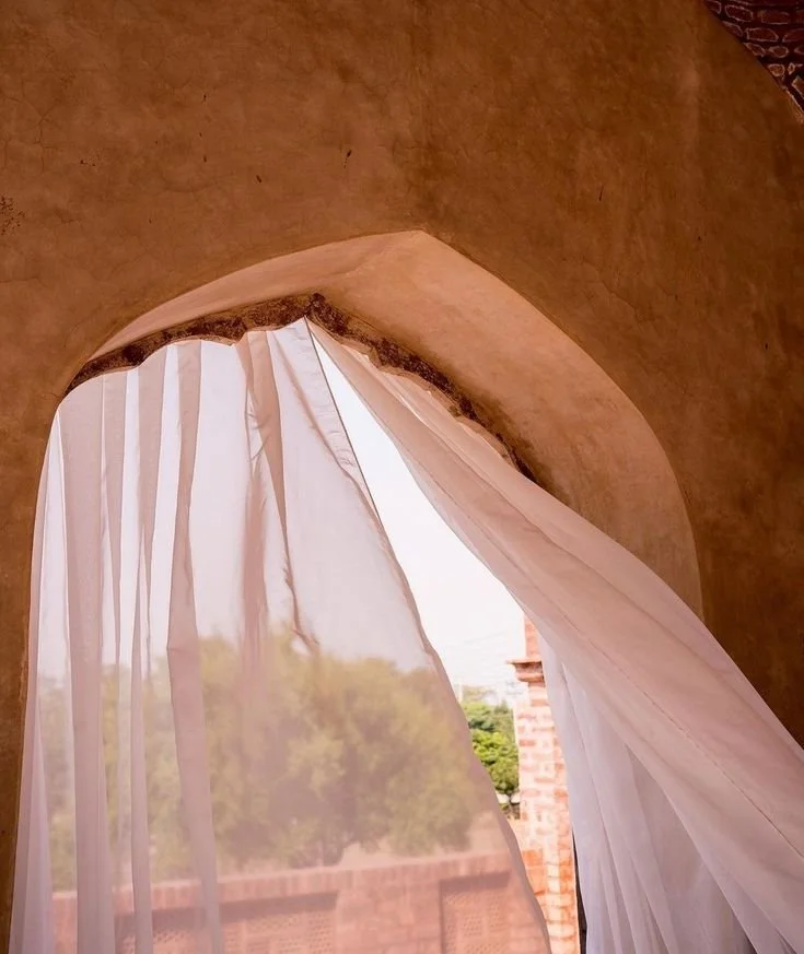 'robe me in brightness' — poetry by Muheez Olawale 