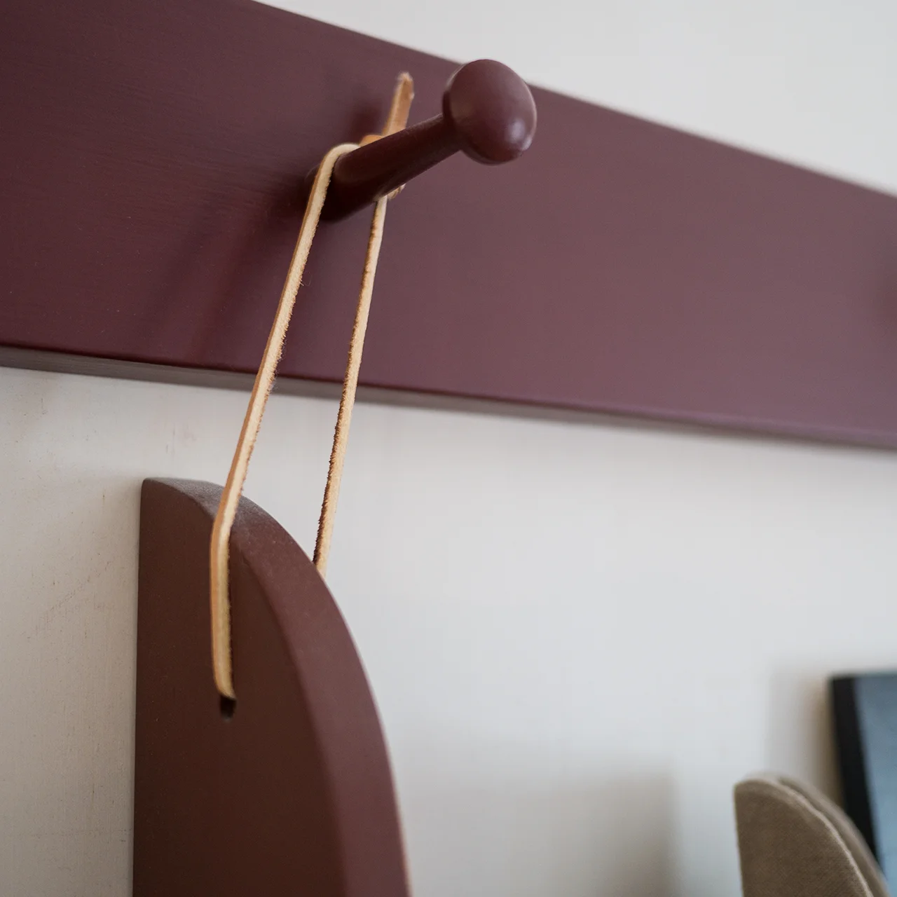 RedHangingShelf_0001_P1040261.jpg