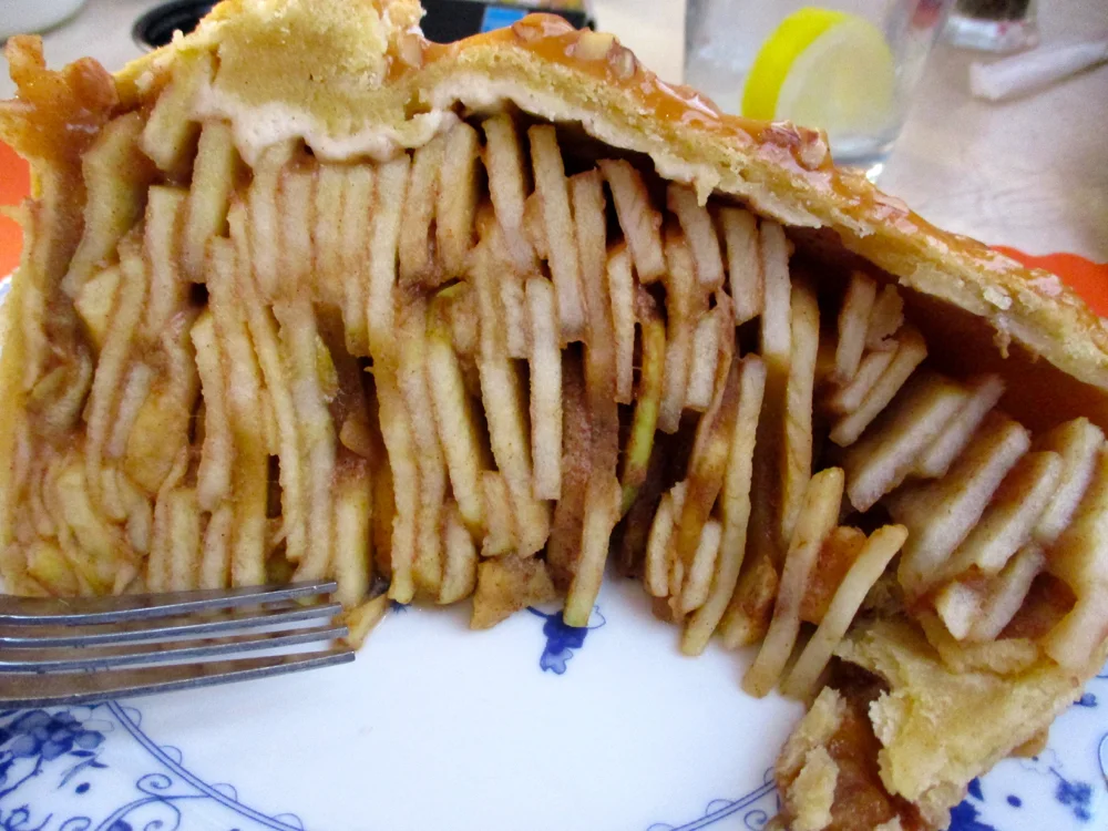 How the applies are piled high for levee high apple pie. (Photo by Charlotte Ekker Wiggins)