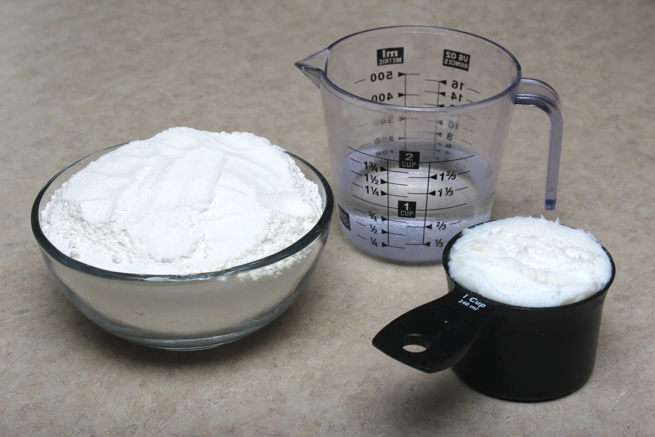 pie+dough+ingredients+flour+water+grease.jpg