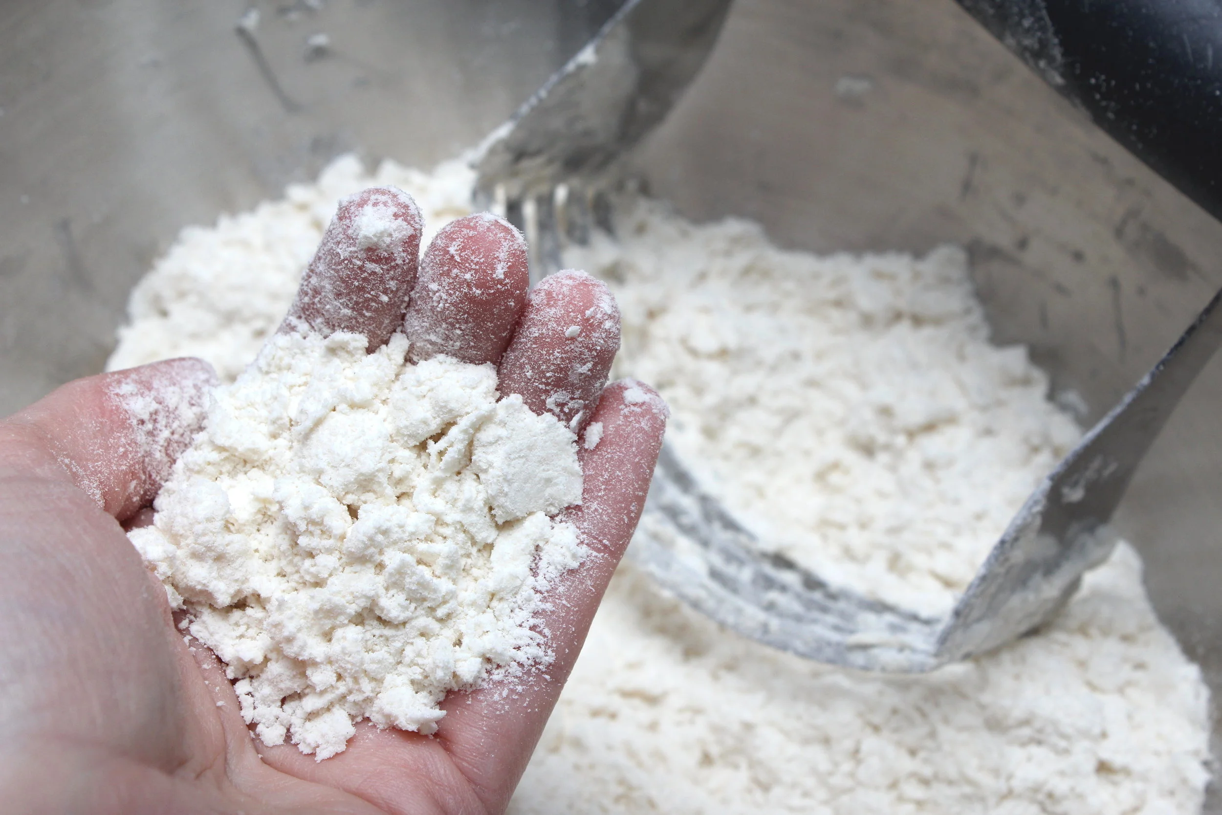 mix the flour water and grease.jpg