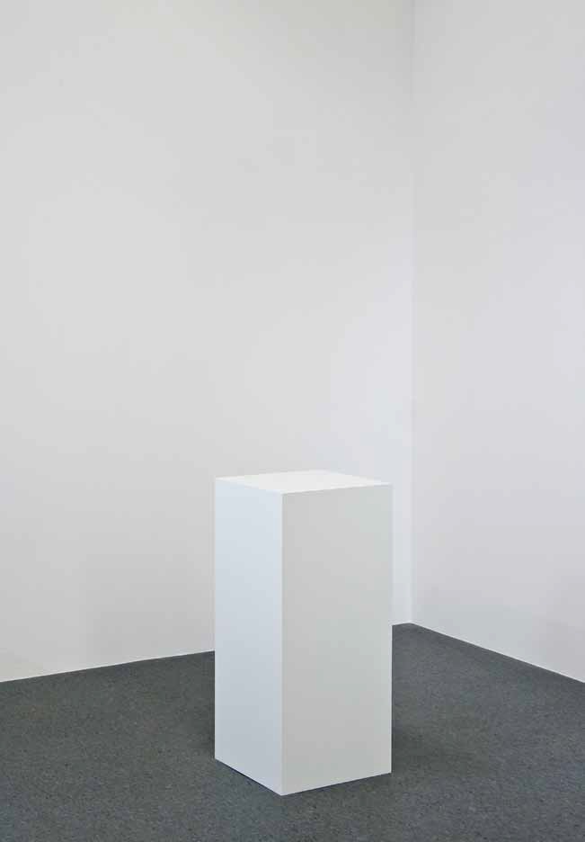 Tom Friedman, Untitled (A Curse) , 2009. Witch’s curse and pedestal; 91,4x 38,1 x 38,1 cm. Courtesy Gagosian Gallery, New York, galerie Bernard Ceysson, Paris and Gallery Tomio Koyama, Tokyo. Photo: Justin Kemp.