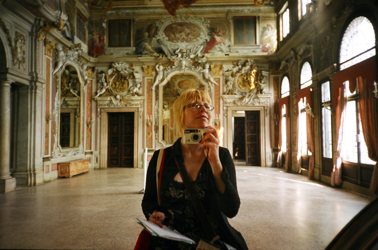 Art critic at work, or selfie before the invention of the selfies. Photo: © Alise Tifentale.