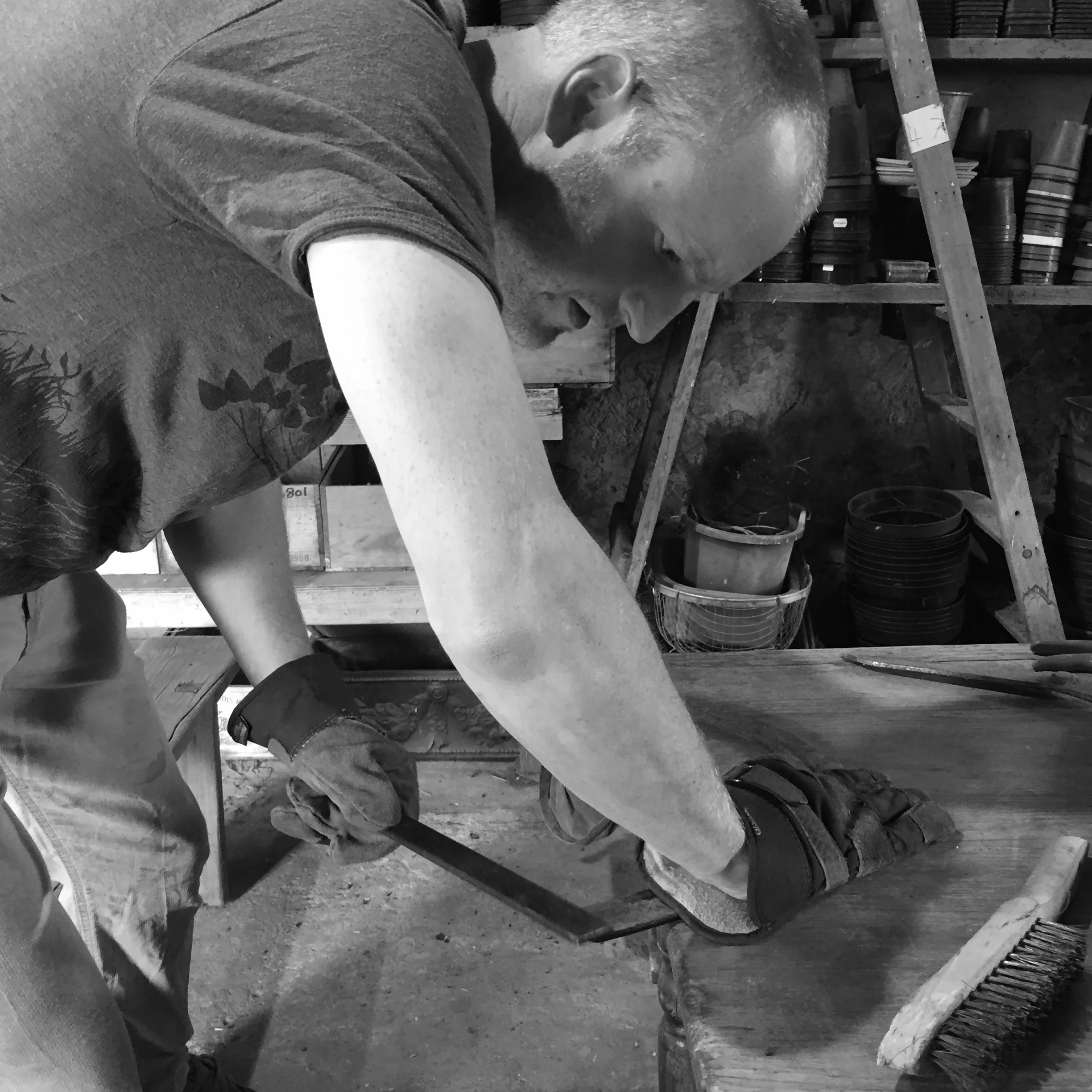  Sharpening tools.&nbsp;If the tool needs sharpening use a file. There are different grades of file so you may need to use a coarser one (a second cut files) to start and then a finer one (a single cut), depending how sharp you want the tool to be. F