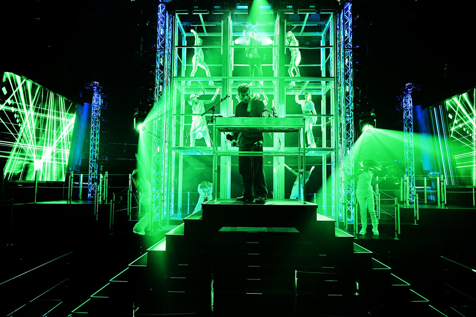 WHAT IS LOVE - Fredericia Musicalteater