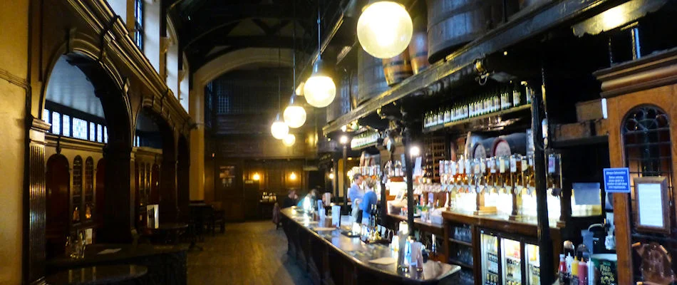 Best Pubs London ~ The Cittie Of Yorke / Photo: Best Bars Europe