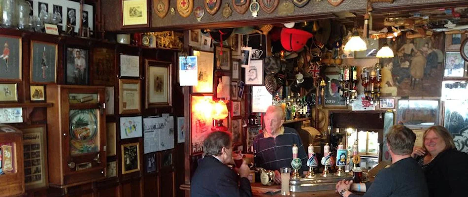 Best Pubs London ~ The Nag's Head / Photo: Best Bars Europe