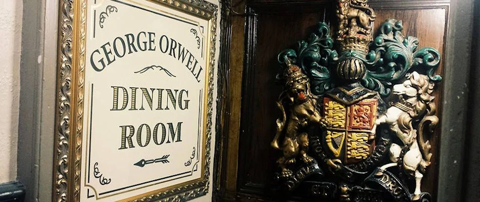 Best Bars London ~ Dog & Duck London / Photo: nicholsonspubs.co.uk