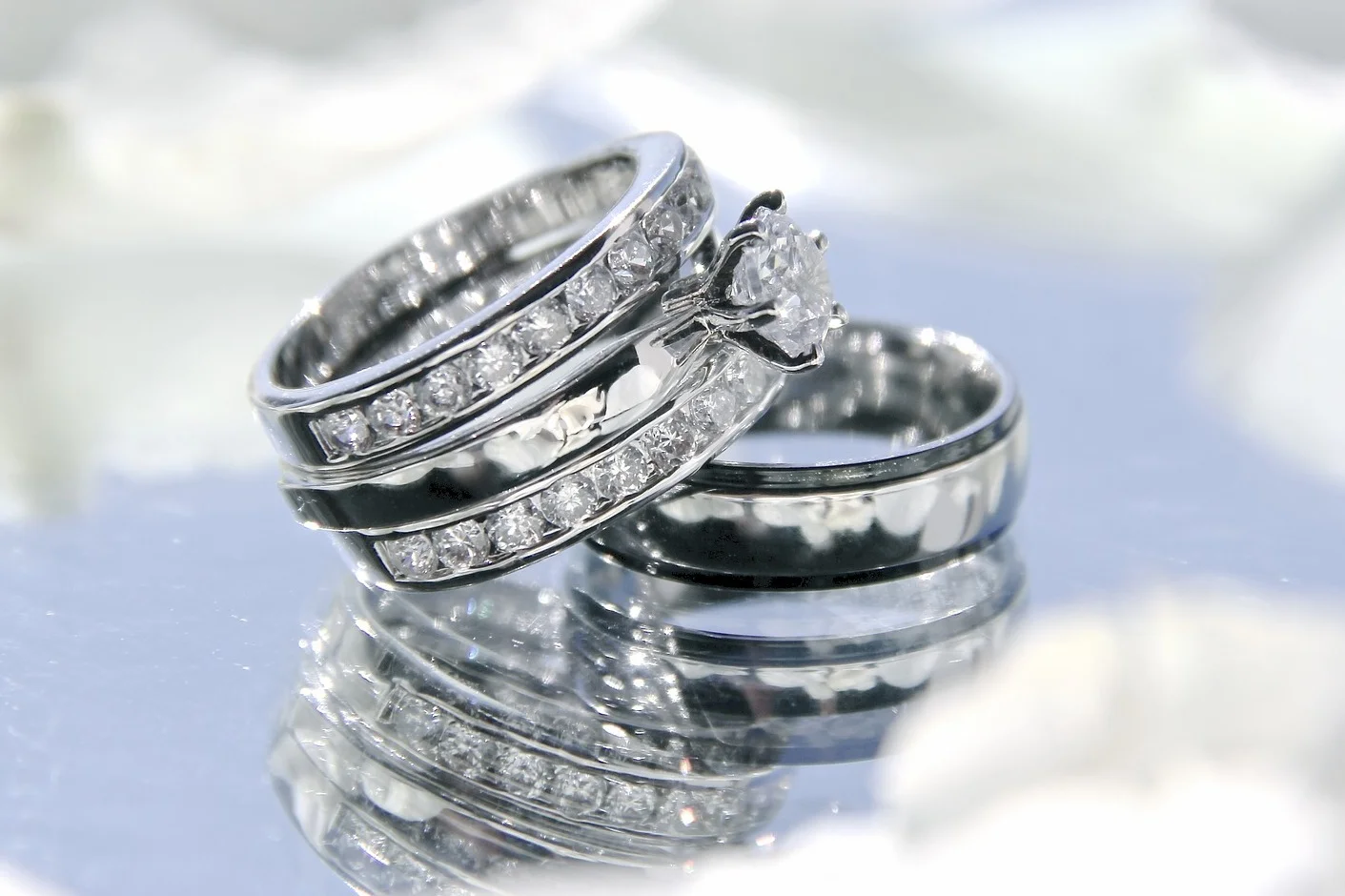 wedding-rings-2364418_1920.jpg