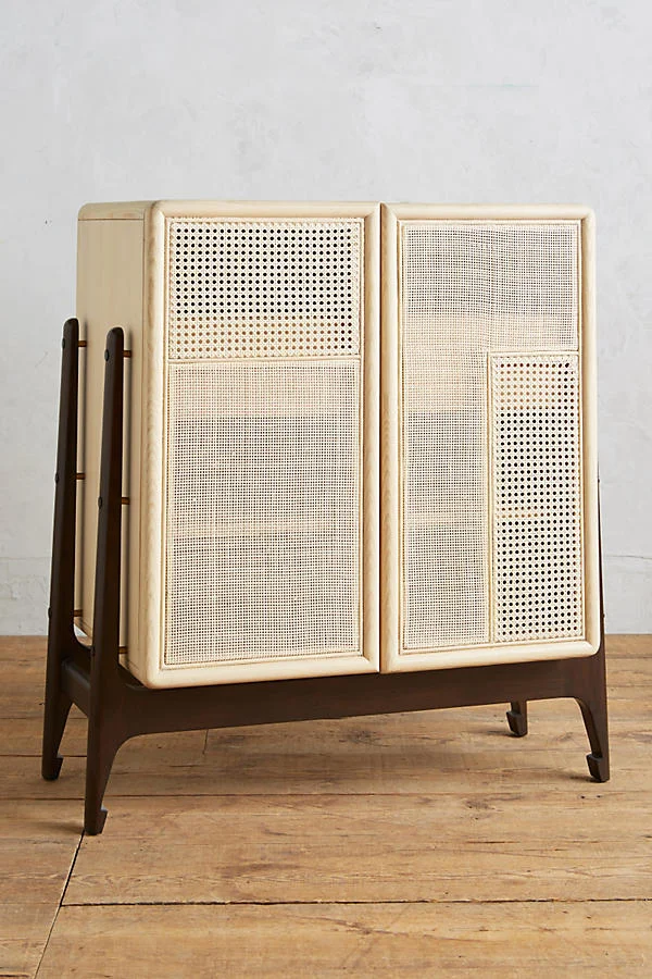 Anthropologie https://www.anthropologie.com