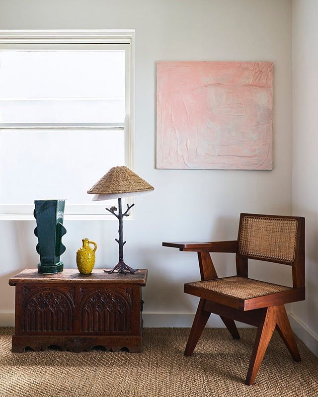 Love this corner! Interior by one of our favourite interior designers @tamsinjohnson - #houseofsuisui - - #interiorslondon #residentialdesign #hospitalitydesign #residentialdevelopment #hoteldesign #boutiquehotelawards #furnituredesign #londondesign #londoninteriors #interiordesigner #designblog #interiorblog #interiormagazine #art #tatemodern #royalacademyofarts #theworldofinteriors #elledecor #shoreditchhouse #sayhito #vogueliving #britishdesign #instainterior #instadecor #instadesign #hoteldevelopment #deezeen #wallpapermag