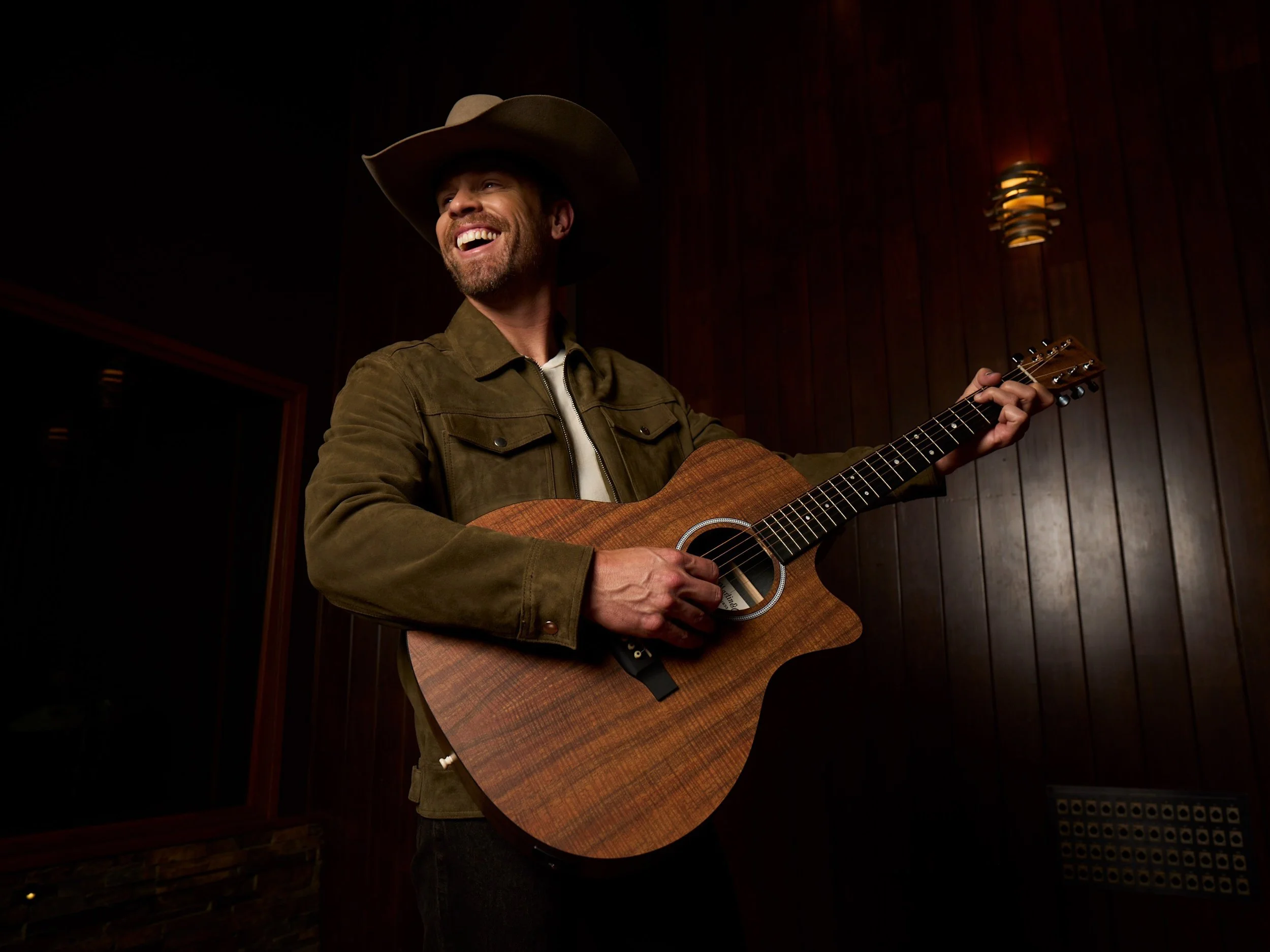 Dustin-Studio3v2 (3).jpg