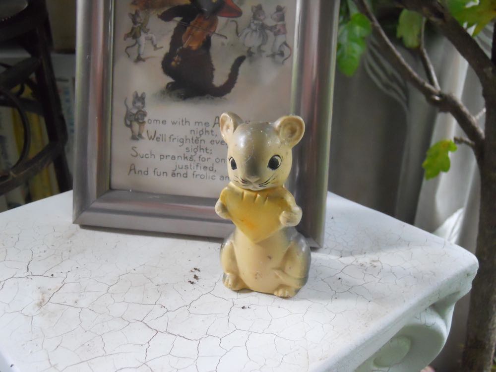Vintage made in Japan ceramic mouse salt shaker gives my little Halloween vignette dimension.