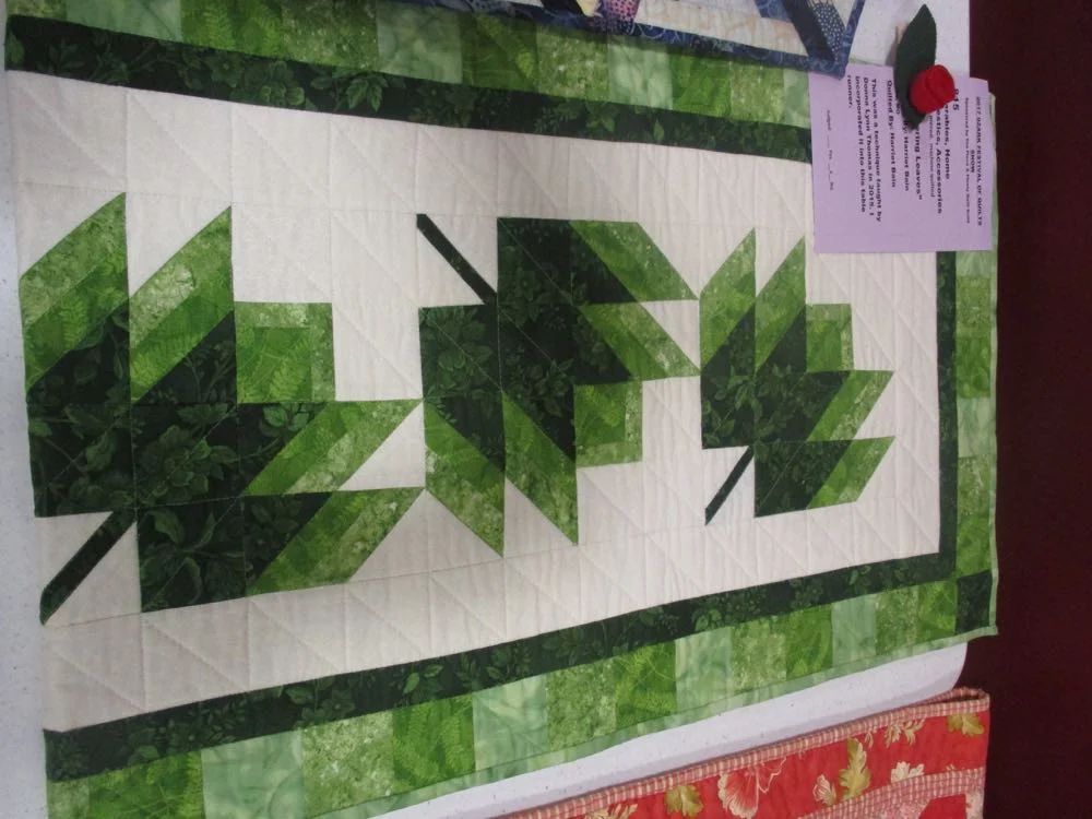 Love the way these patchwork leaves look like they are falling, don't you?