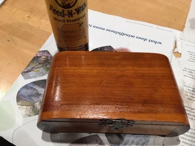 Scratched cedar box with a layer of Howerd Feed N Wax. (Photo by Charlotte Ekker Wiggins)