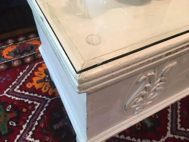 Glass corners can be rounded if you don’t like the basic cut. (Photo by Charlotte Ekker Wiggins)
