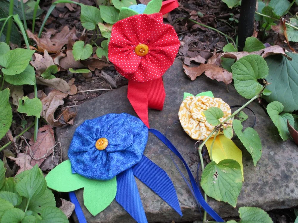 These honey contest ribbons were inspired by some I have seen at quilt shows.