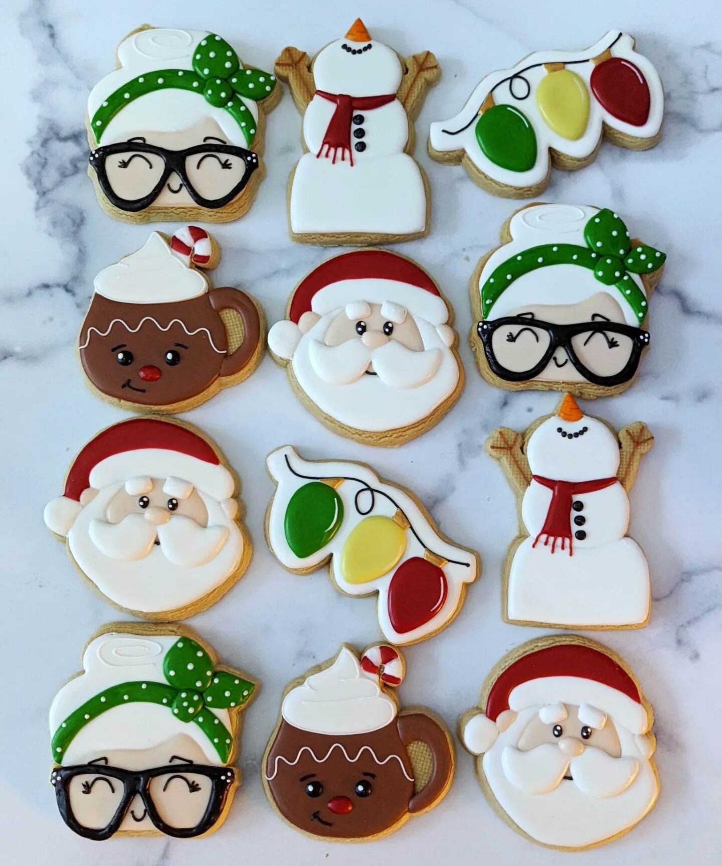 🎶Have a holly jolly Christmas! 🎶 🎄🎅
.
#MerryChristmas #Holidays #CustomCookies #SugarCookies #CookieSets #CookieArt #Cookies #SugarArt #EdibleArt #CookieLove #ChristmasCookies #Cookier #HolidayCookies #Snowman #MrsClause #Santa #ChristmasLights #