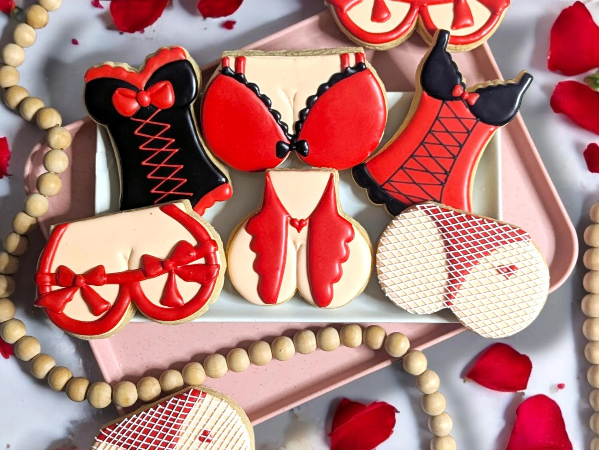 Love &amp; Lace - Cookie Decorating Class 
