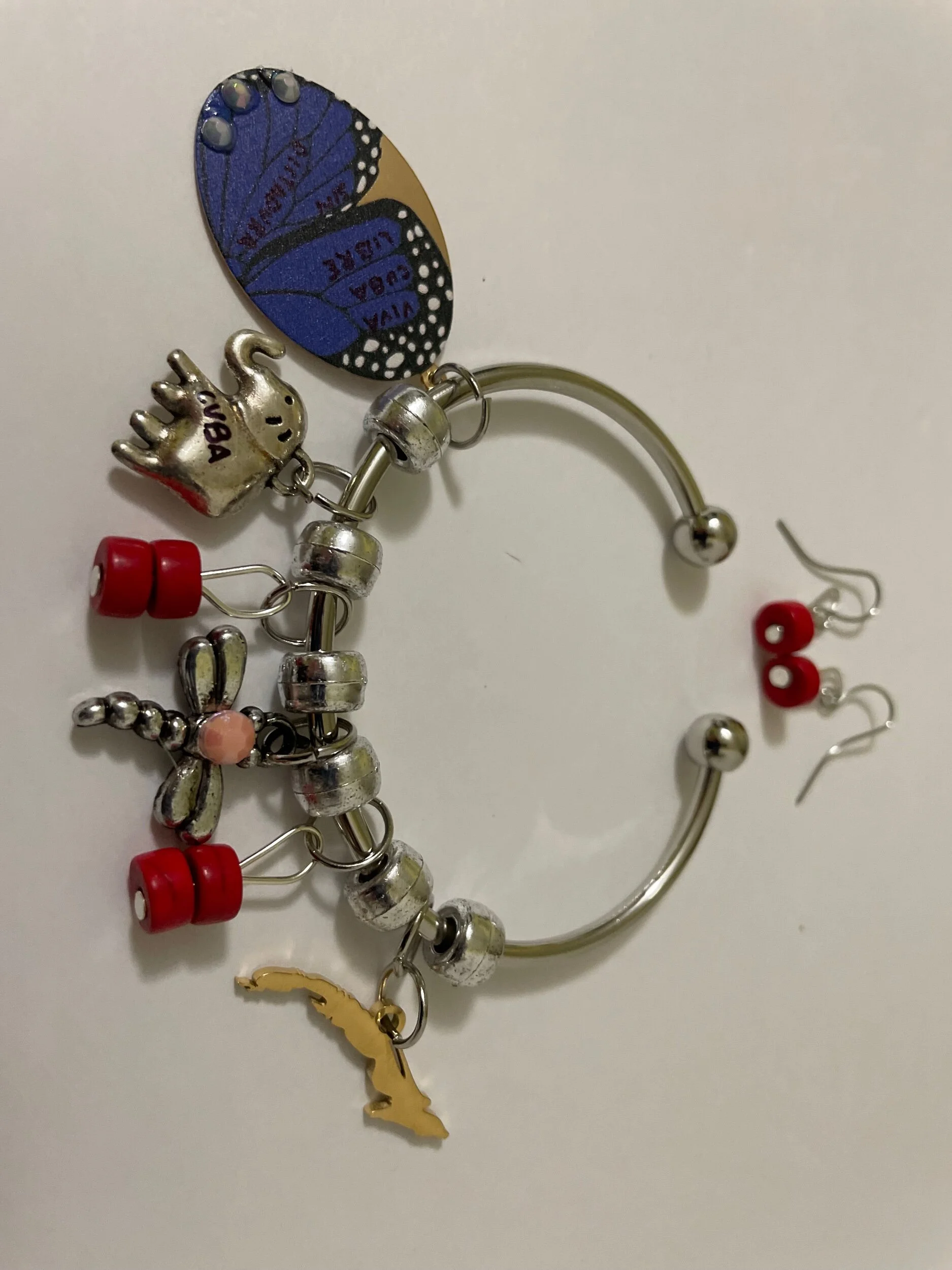 F51E23F5-24C7-47DB-BE33-5321E276AA77