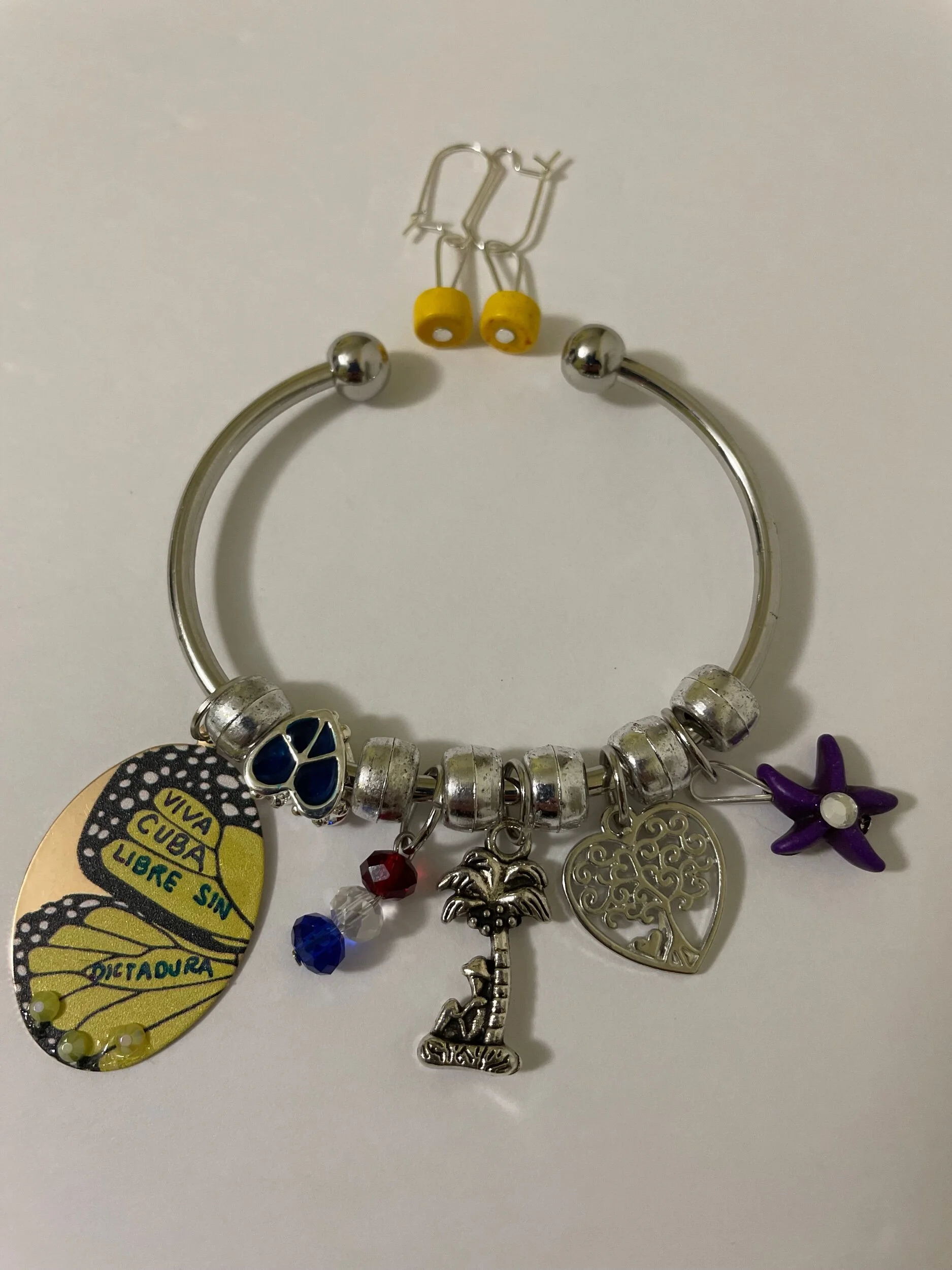 7D5D9DE6-77E2-4894-8536-03F7C5FC8650