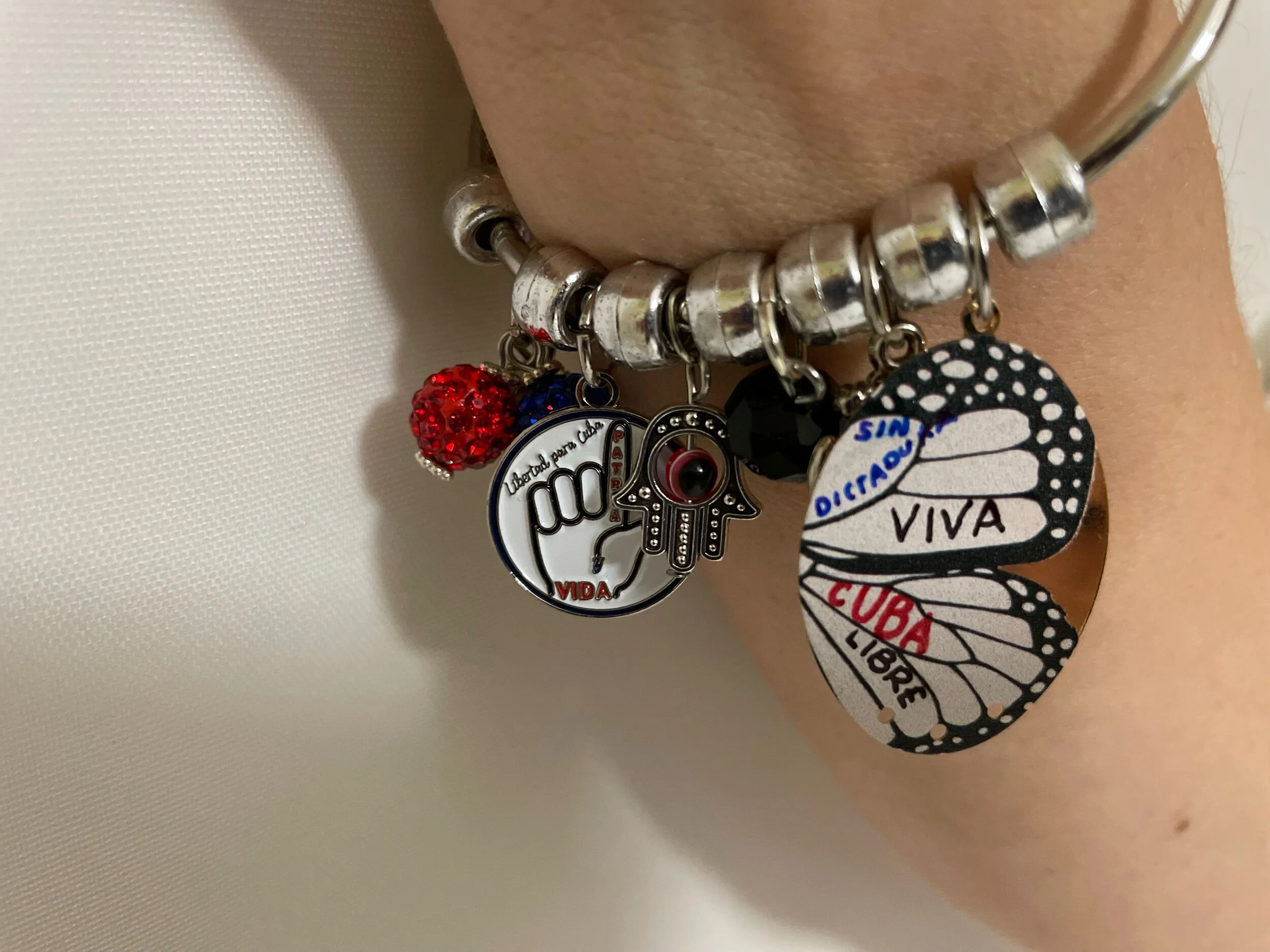 AF40BA0E-A40C-4088-88BE-C5EAD54EB065