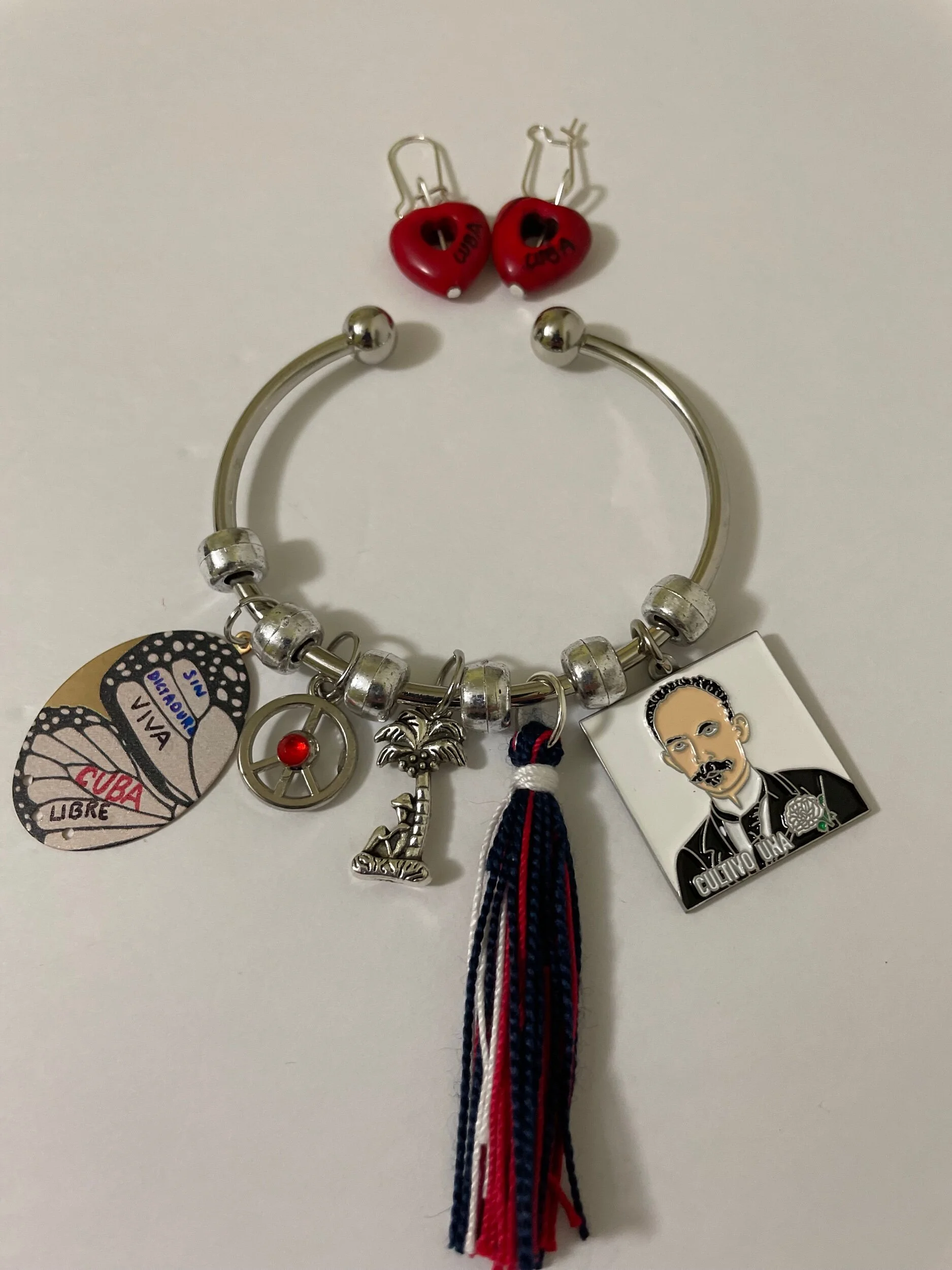 BBB13C9E-B3F4-4AE4-80D7-212F048538D4