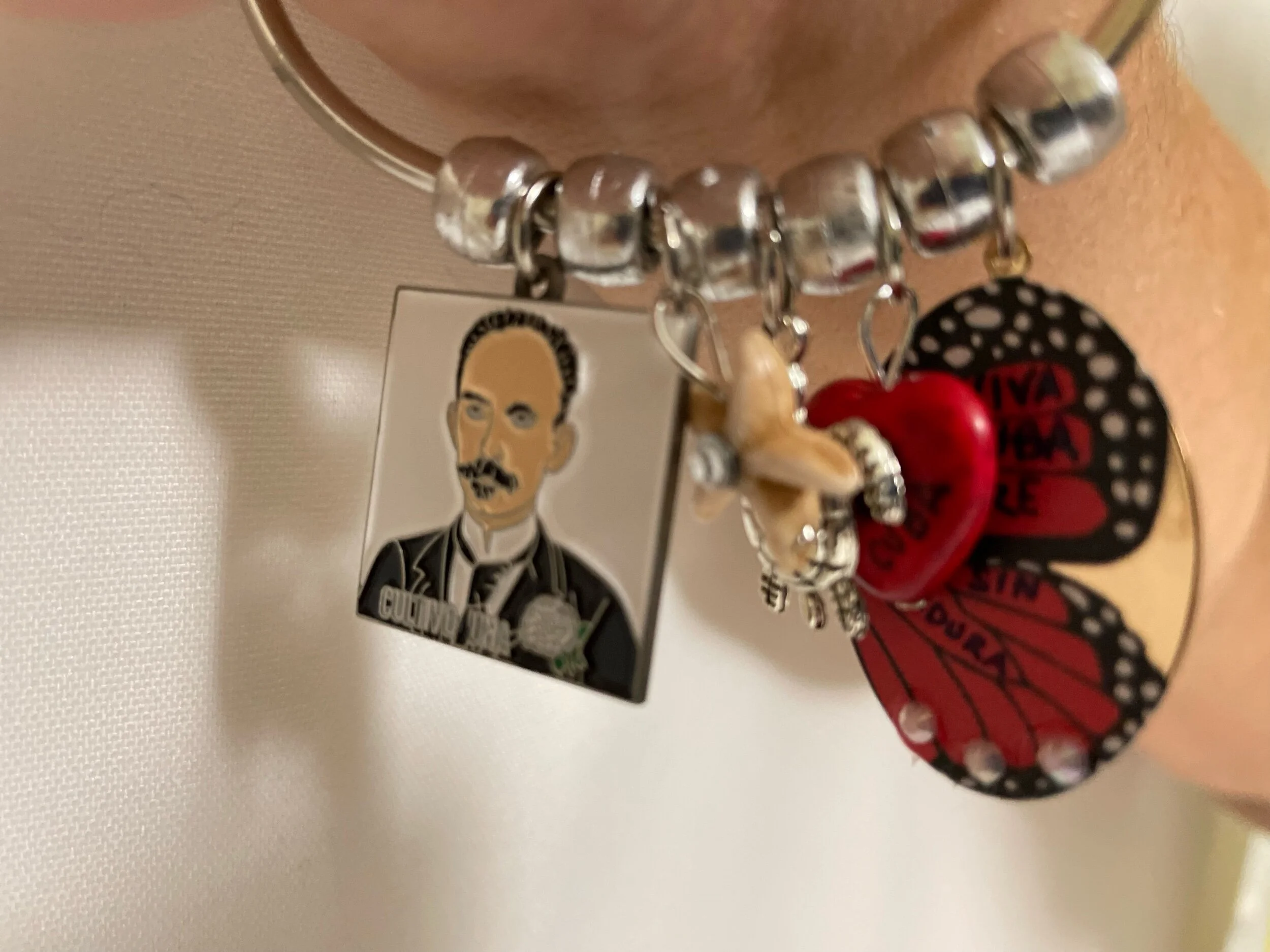 7EBCEB01-4192-49B1-A0E4-4DED1AB9EF97