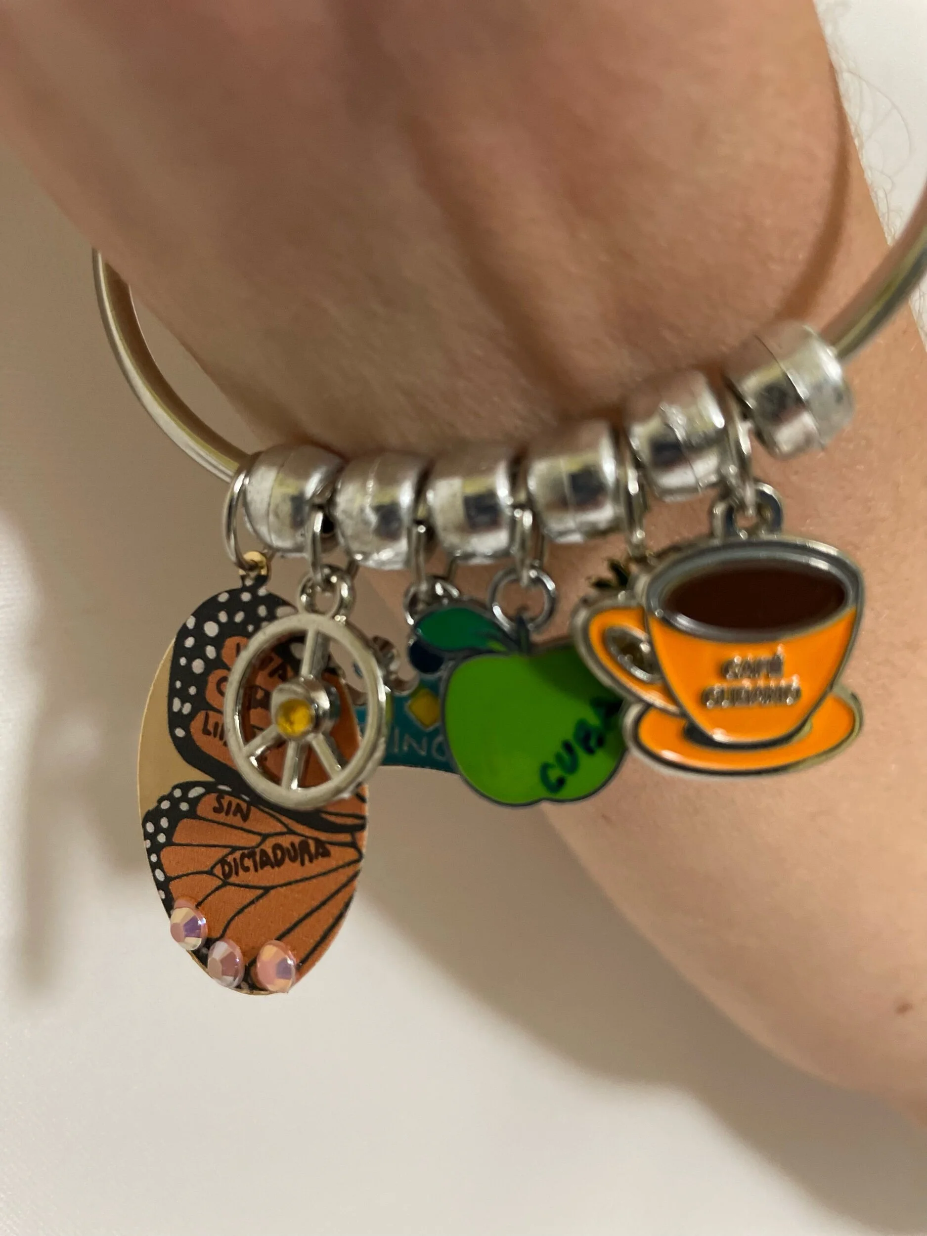 1702C3CA-F634-4D25-B7DA-E3E95711ED63