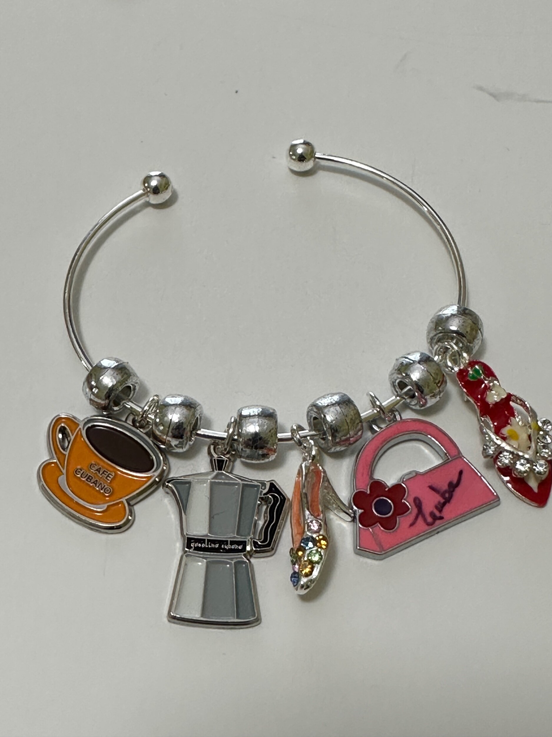 5589BC66-546D-4877-88FE-233E49E8C793