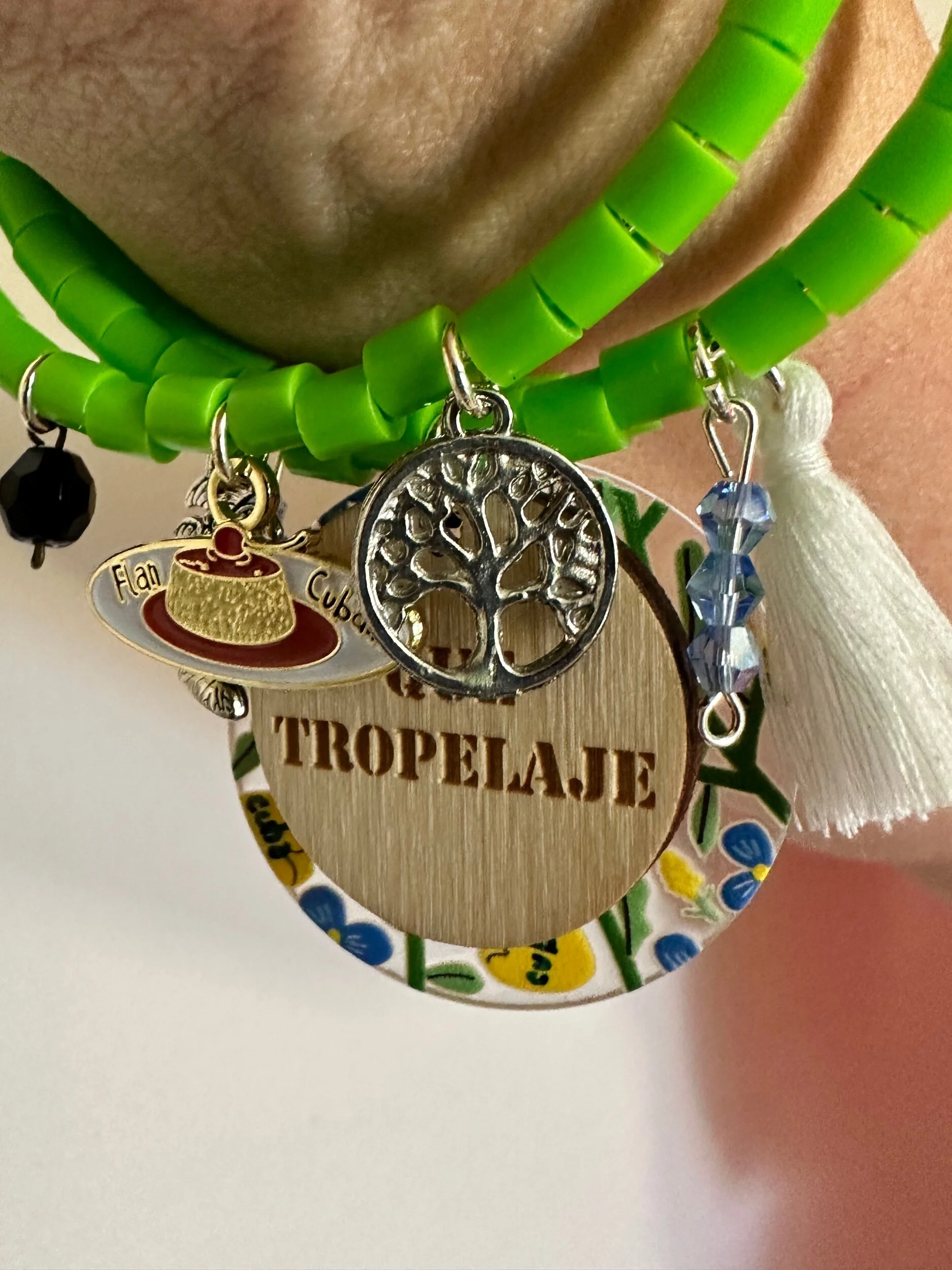 6757B2A6-7494-4DBA-B23C-74A3CFEF5F91