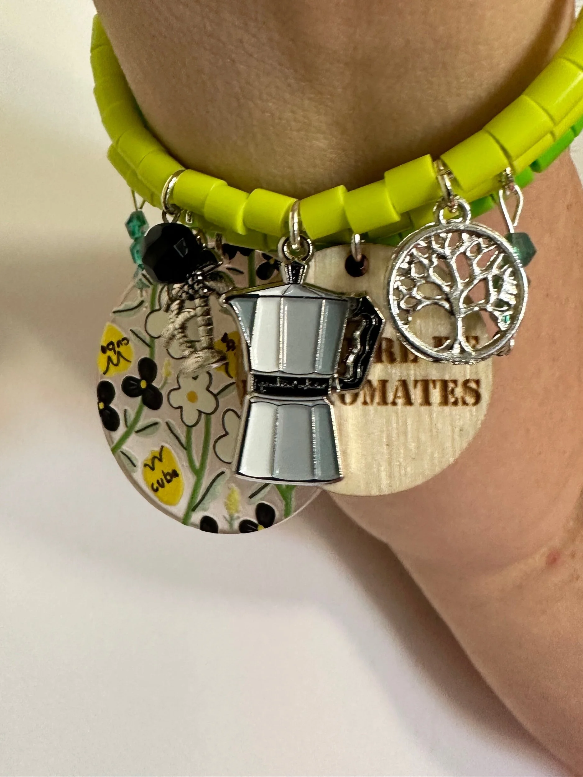 ED8A74B5-8D36-4043-96C9-BD4760A8F9BD