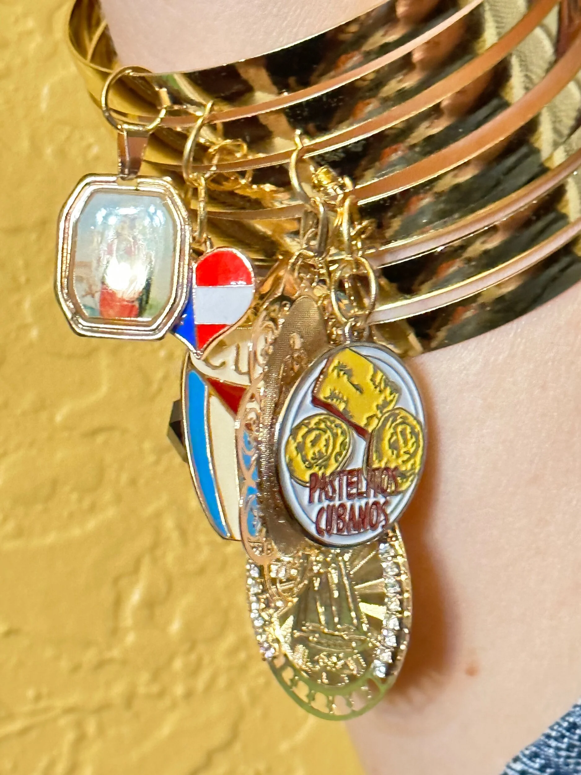 7FC518E2-40C2-4B63-99F1-5FD435CA1317