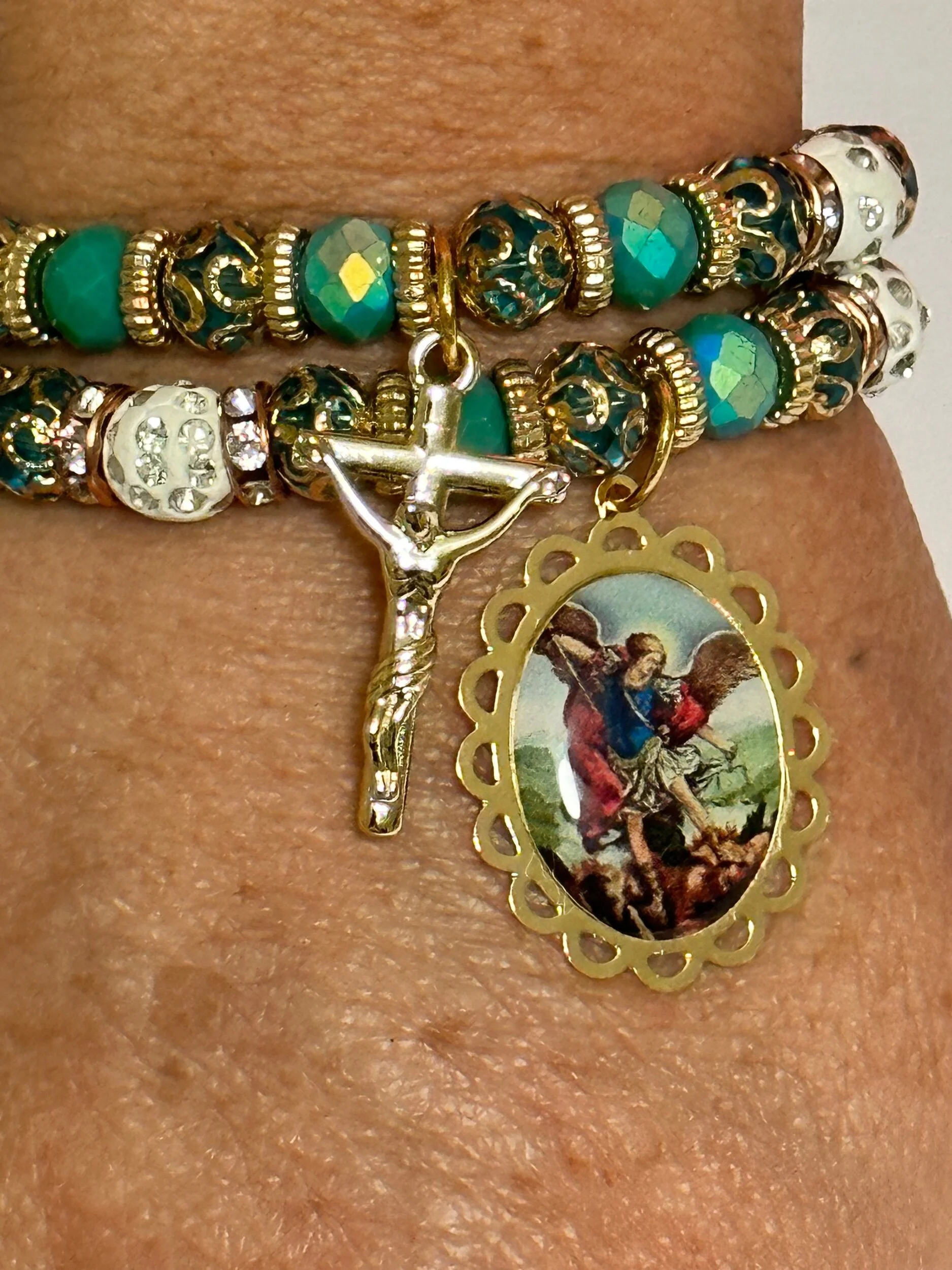 8EC73AF6-6146-40D7-A838-44852C38977F