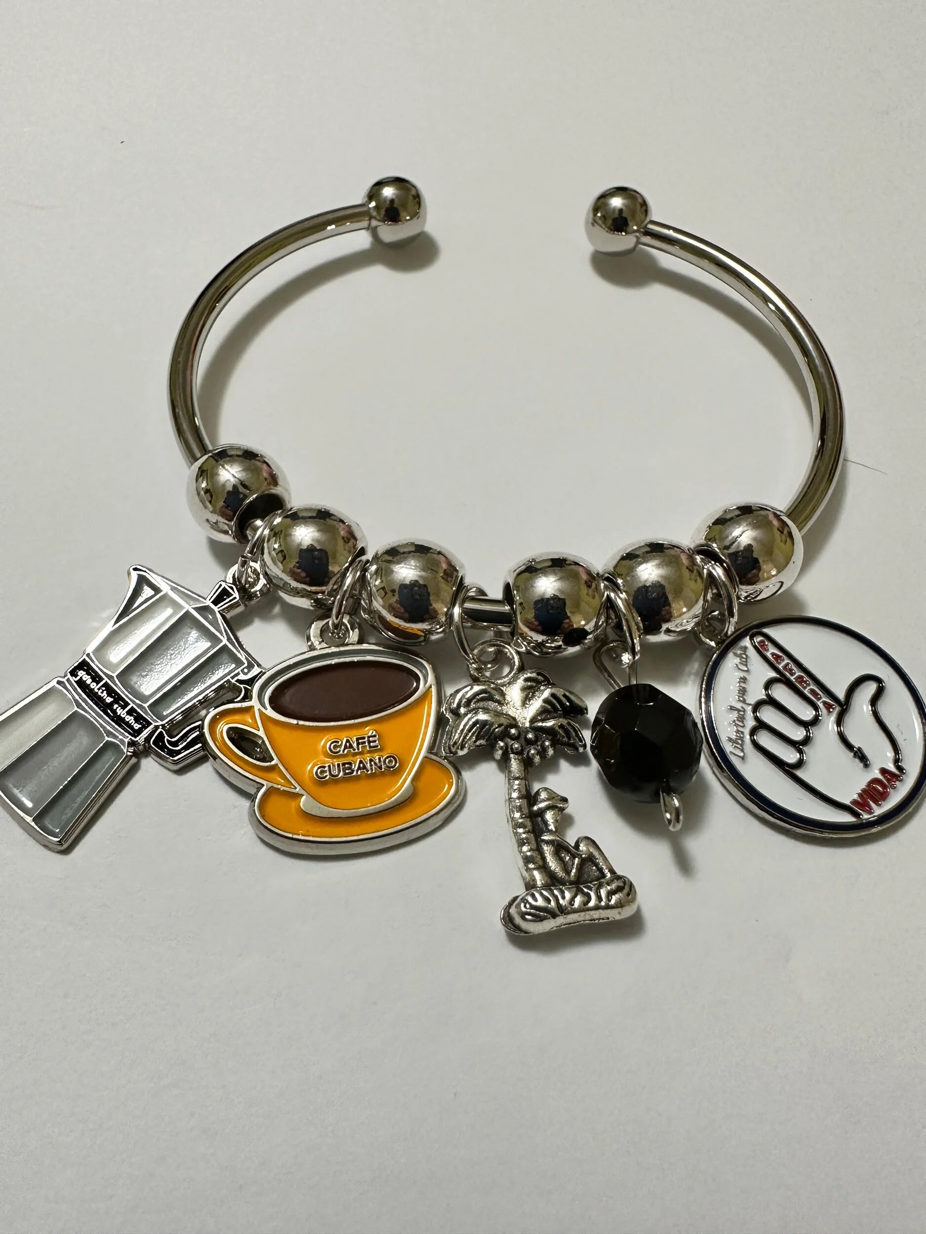 E794E596-C0AD-425E-A1C5-4458BEF38FD5