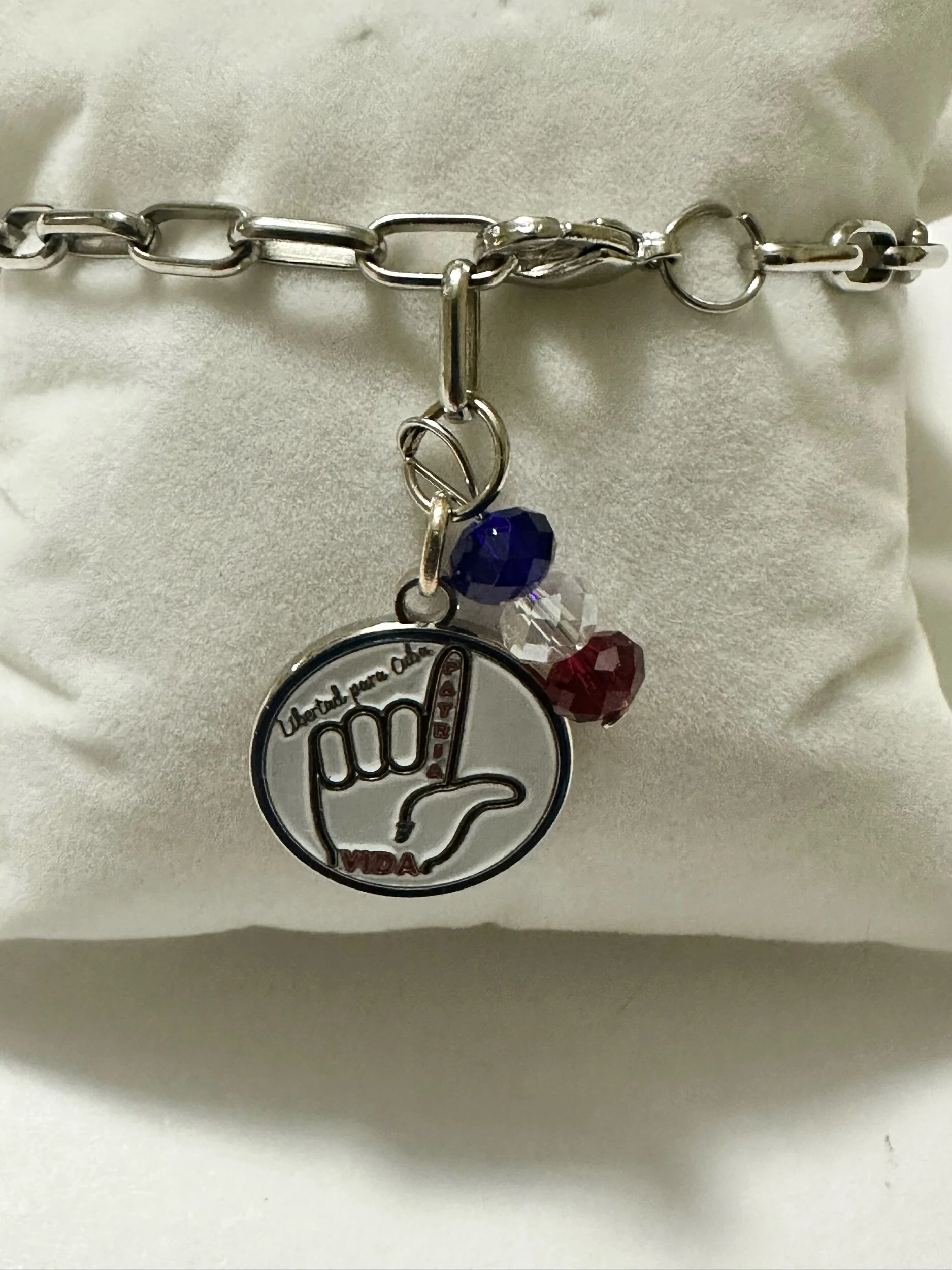 7508564B-6621-46F3-93BE-714E1D63E91F