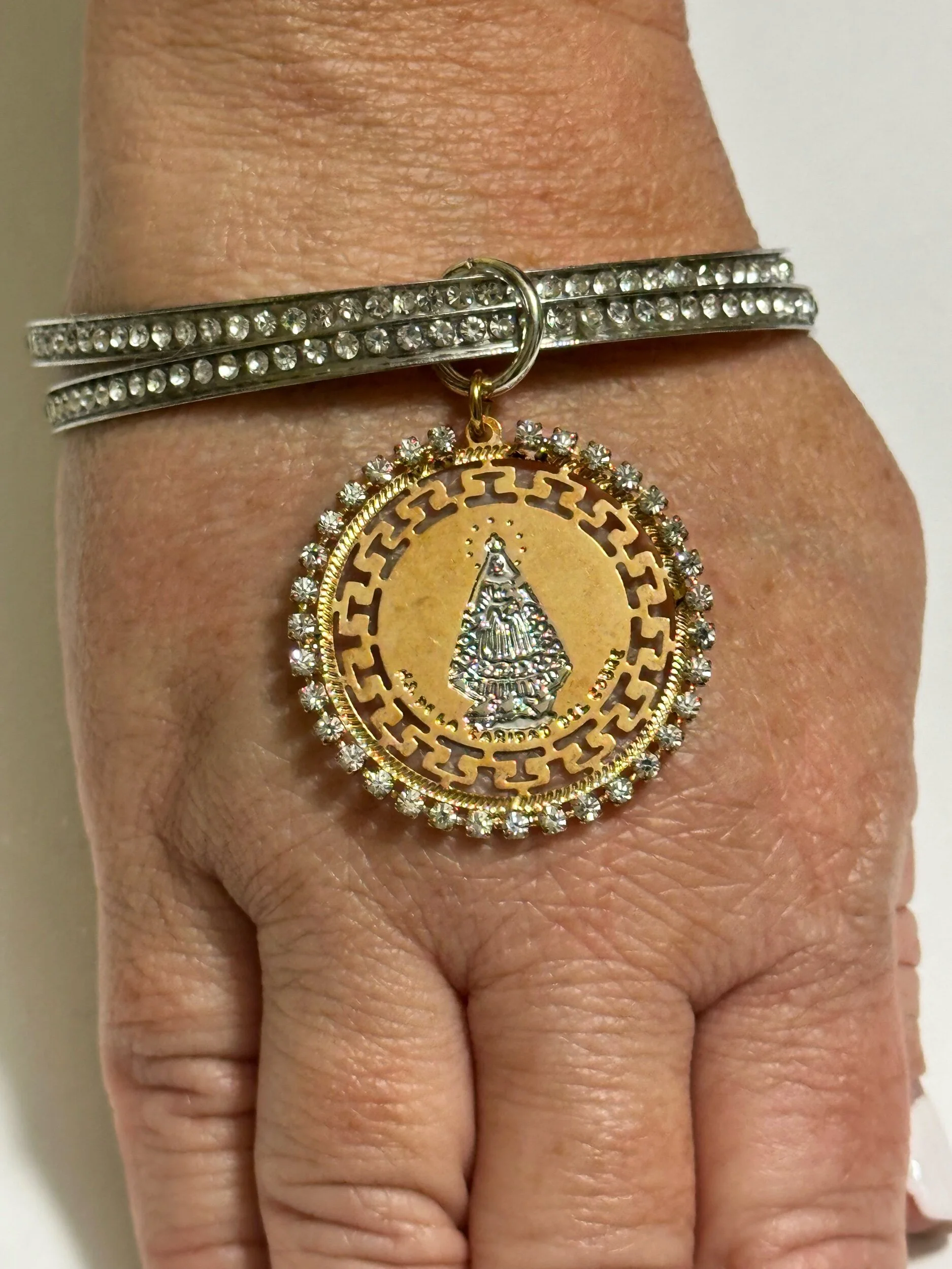 60FC5CA5-04B1-4816-B58C-59EB71078F49