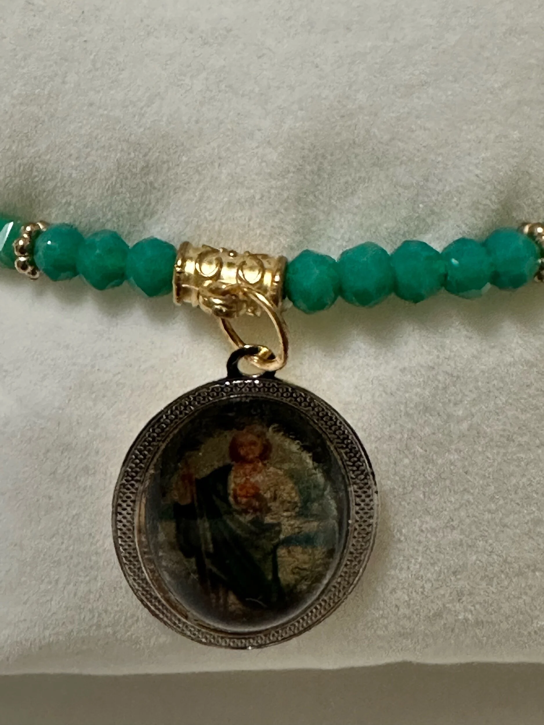 7C01EBF8-D6E6-421D-BF4D-1AB36DD0D4A1