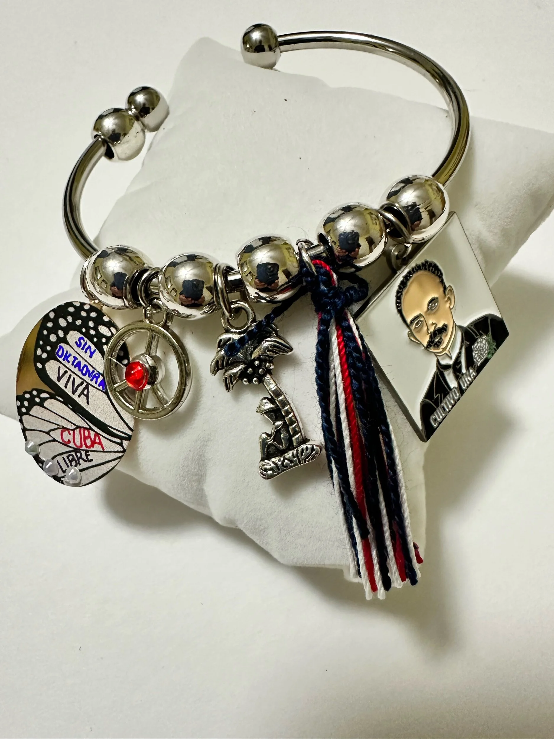 305D5503-7FC4-4A23-B7E2-72902D494EBD