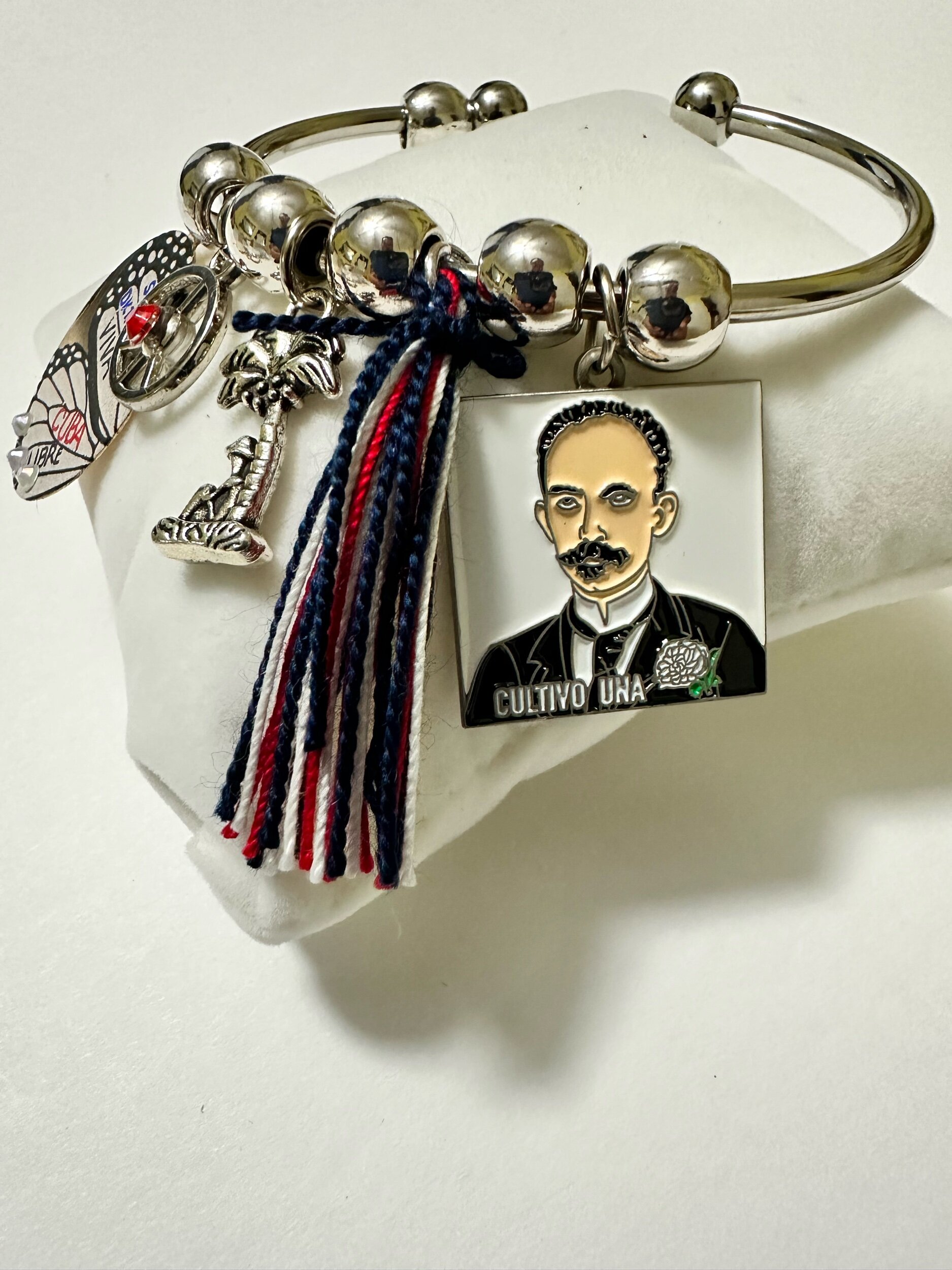 BEB7E162-C11C-43B4-A91F-3D625B03EDA1