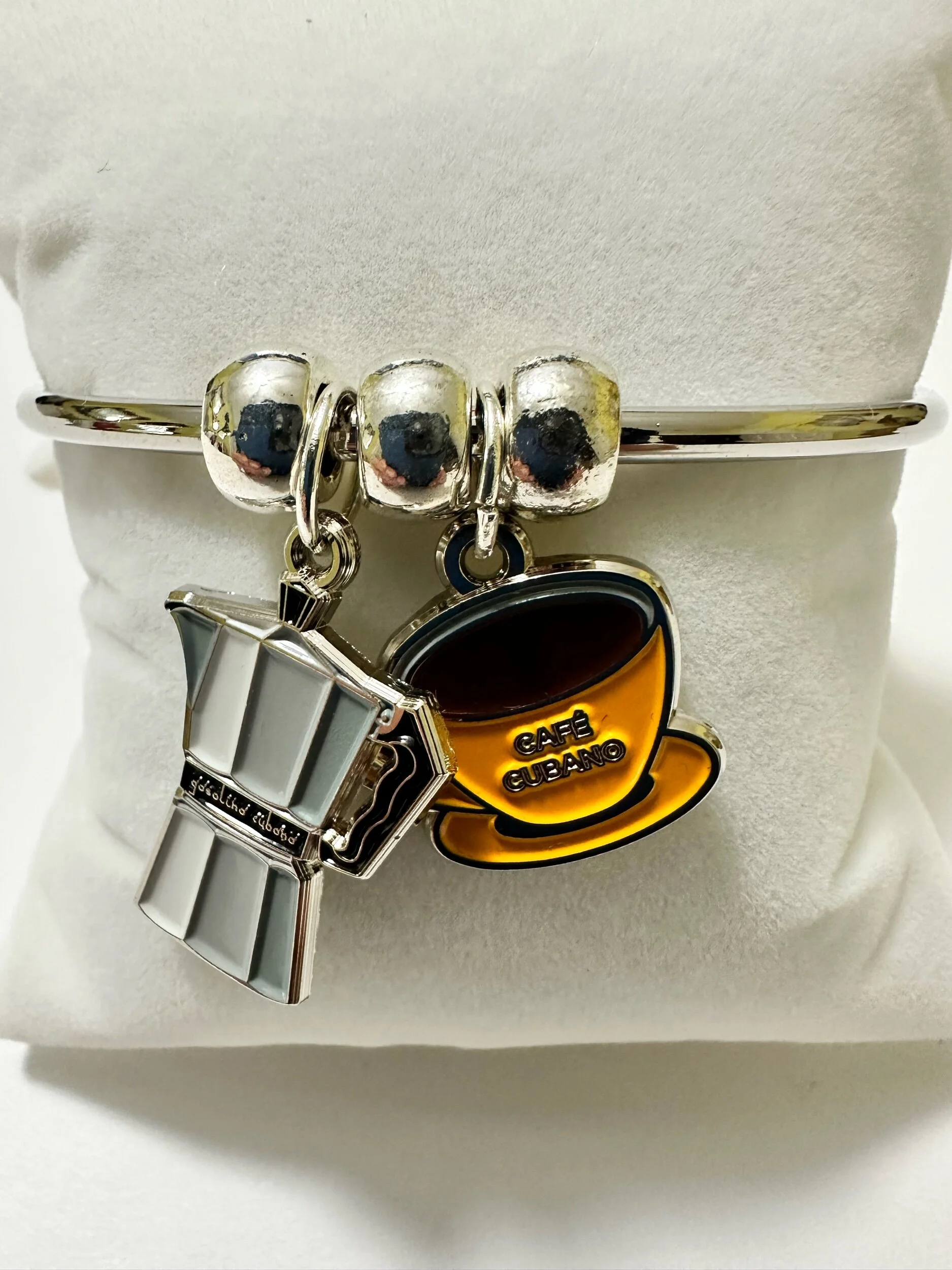 FEE061AB-E364-4AA1-A7ED-2409DAAD64ED